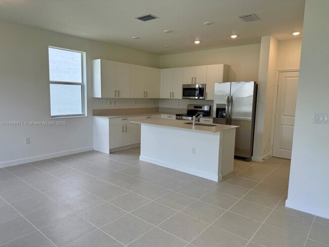 Photo - 2659 SE 24th St