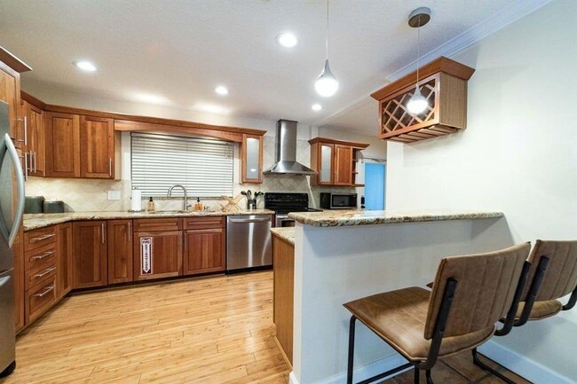 Photo - 2101 NE 15th St