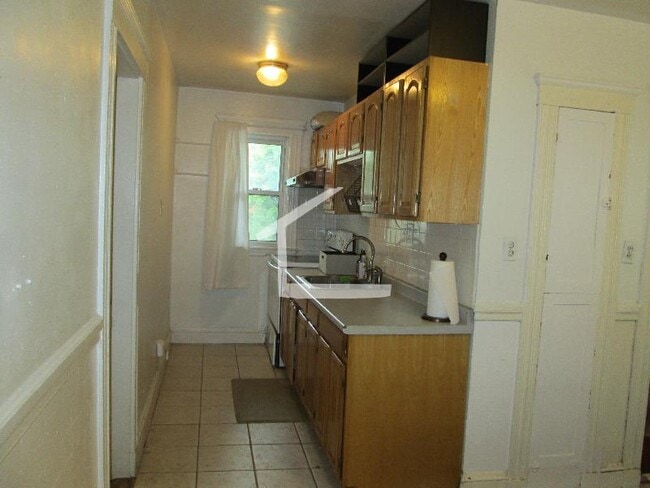 Photo - 221 N Harvard St Unit 1