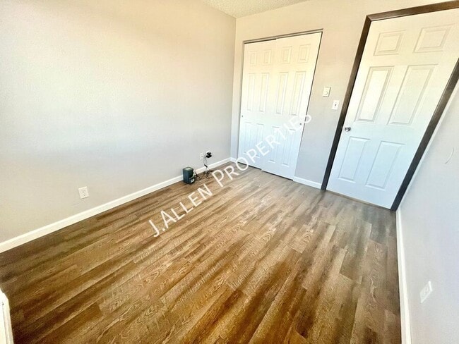 Building Photo - 1805 Parker Cir Unit C