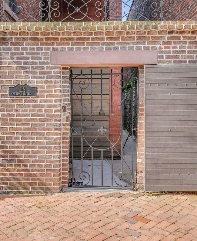Photo - Renovated 2 Bedroom Carriage house off Lafayette Square Unit Carriage House