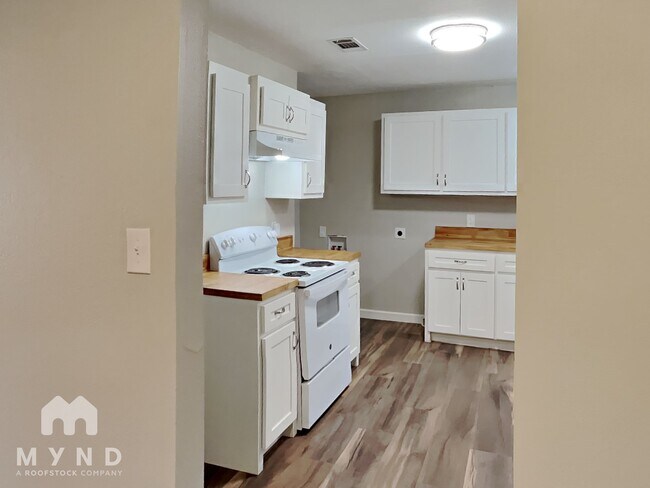 Photo - 512 E University Ave