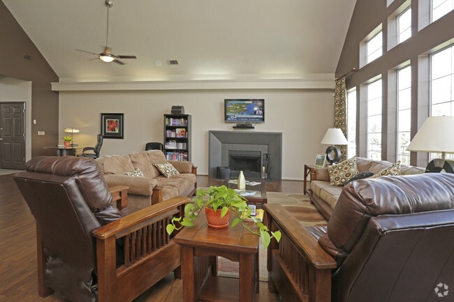 Oak Pointe Apartments