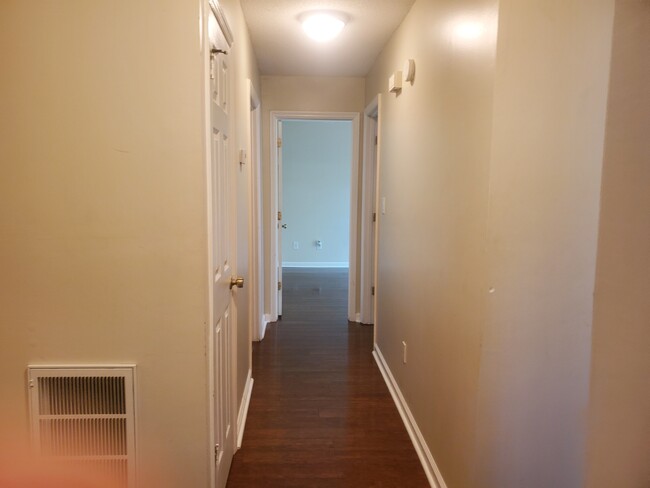 Photo - 419 Summerview Dr Townhome