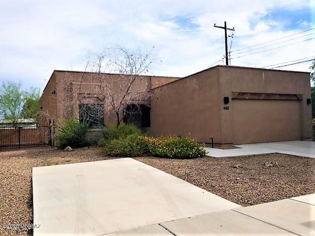 Building Photo - 4412 E Edison St
