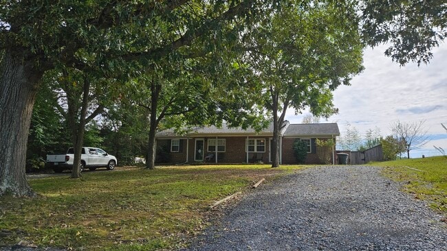 Building Photo - 540 Old Liberty Rd Unit Duplex