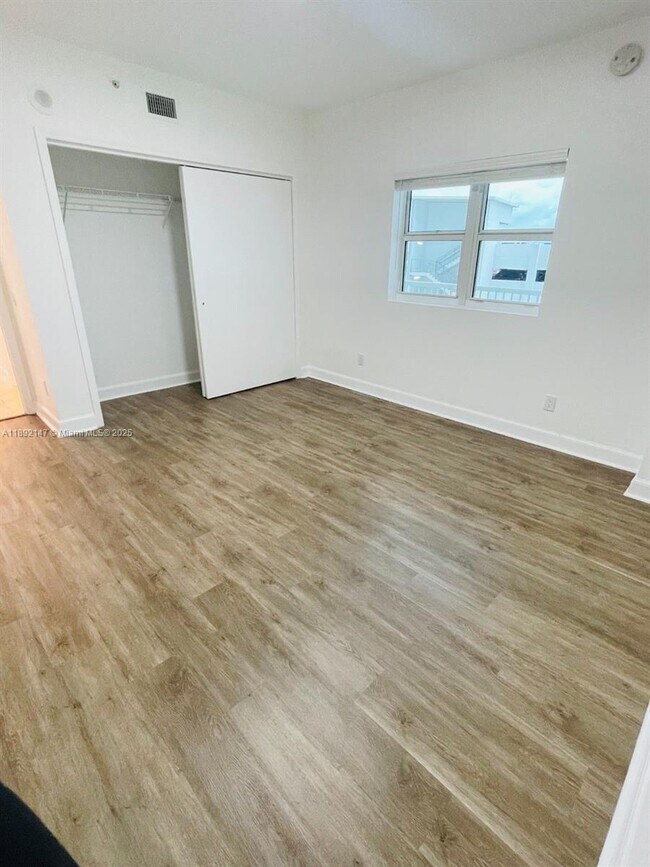 Photo - 14951 Royal Oaks Ln Unidad 604
