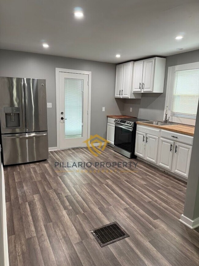 Photo - **MOVE IN SPECIAL - Fully Renovated 3-Bedroom Home Near Christian Park Available NOW!