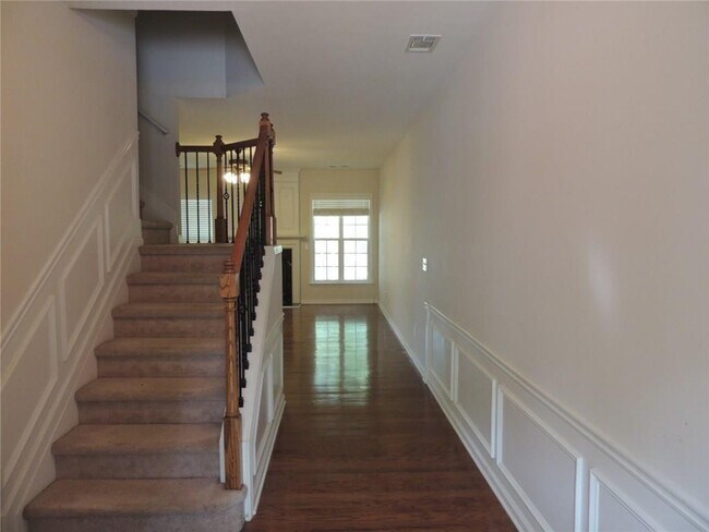 Photo - 2030 Fosco Dr NW