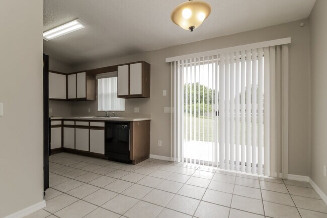 Photo - 618 Brooke Ct