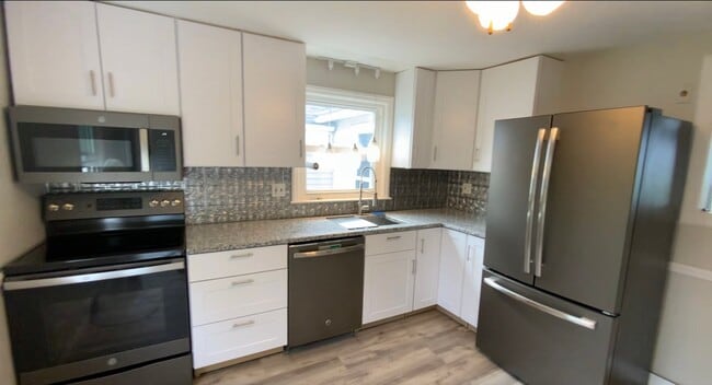 Photo - 73 Kenway Dr