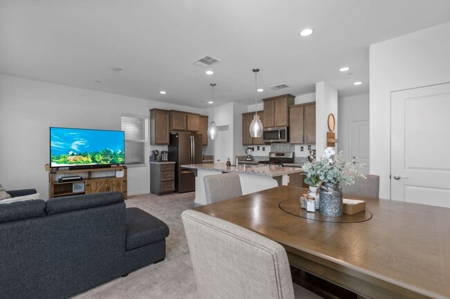 Photo - fantastic 4 bedroom 4 bath * solar home * ...