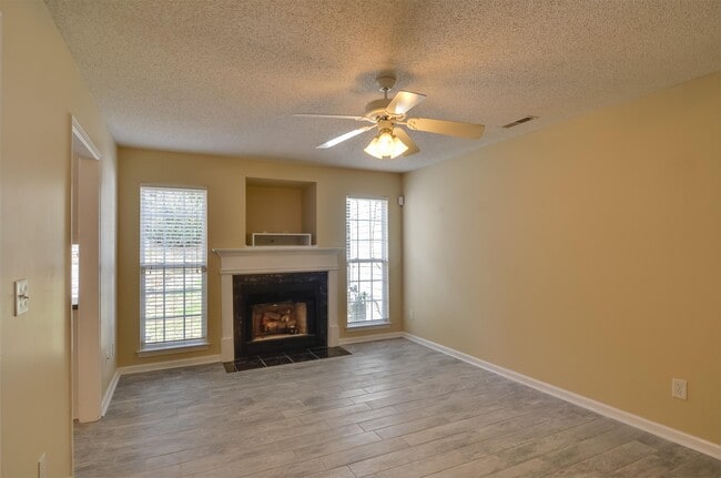 Photo - 1148 Academic Dr