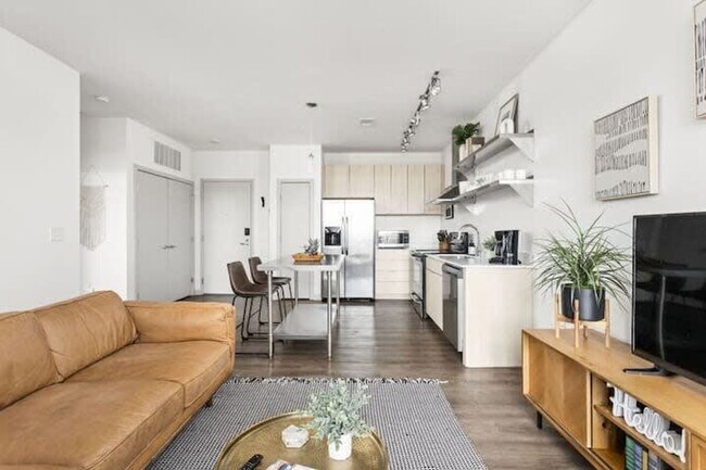 Photo - 747 N College Ave Unit ID1038657P