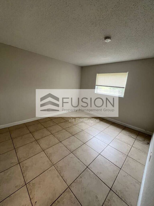 Photo - 400 NW 65th Ave Unidad Apt 111