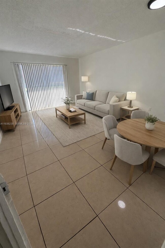 Building Photo - 15201 NE 6th Ave Unit C104