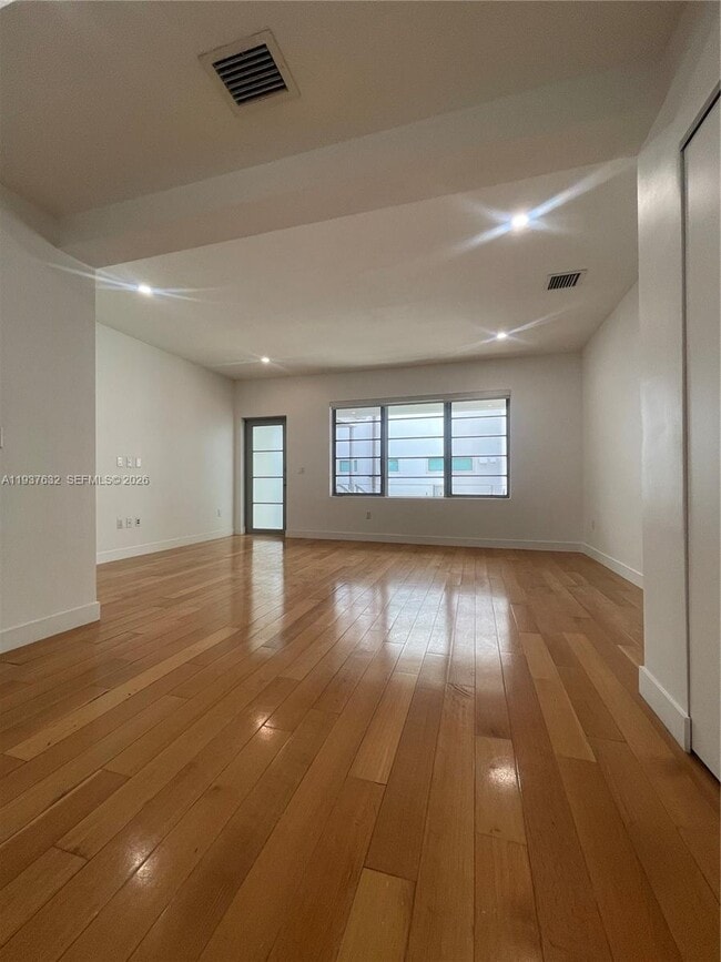 Photo - 2021 Meridian Ave Unit 12