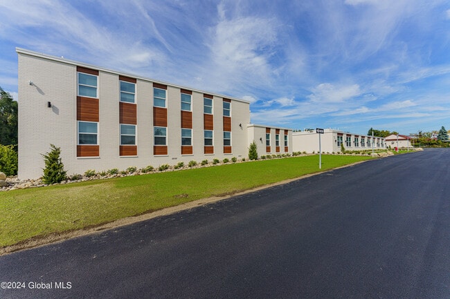 9 Laura Dr Unit 210