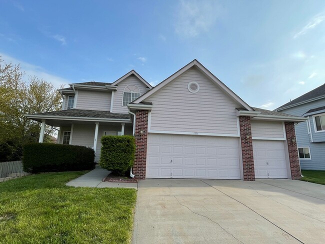 Great Location & Tons of Space!! - Great Location & Tons of Space!! Casa