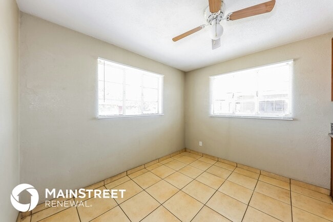Photo - 2753 W Lawrence Ln