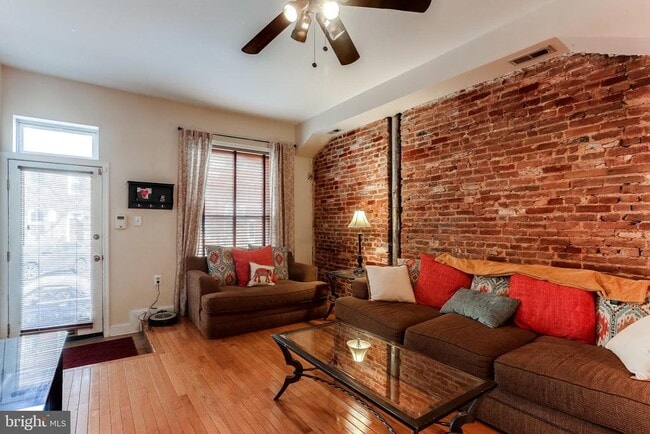 Photo - 814 S Clinton St