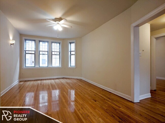 Photo - 540 W Aldine Ave Apartments Unit 560-1N