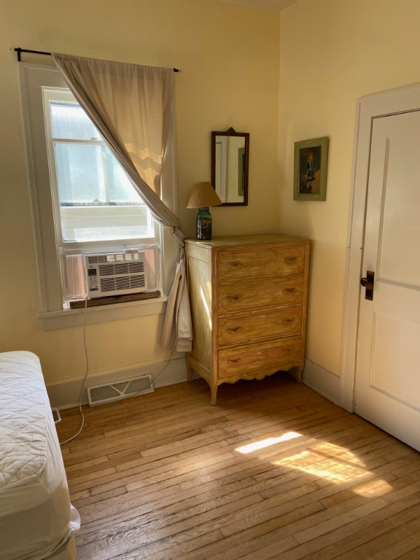 Photo - 307 W Eighth St