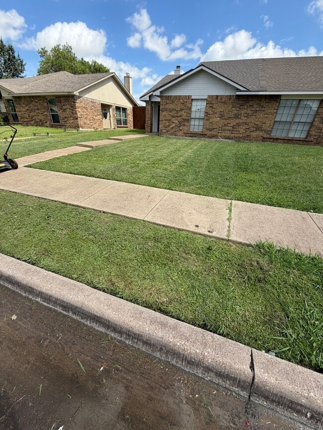 Building Photo - 304 Gregory Ln