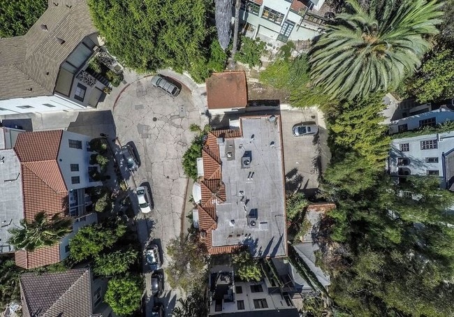 3 - 2166 Beachwood Ter