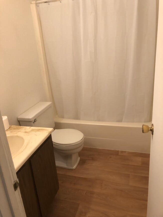 Photo - 1604 Bryan St Unit #B