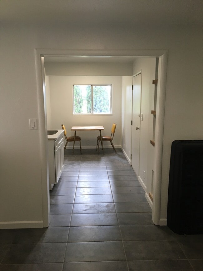 Carter Street - Carter Street Apartment Unit C
