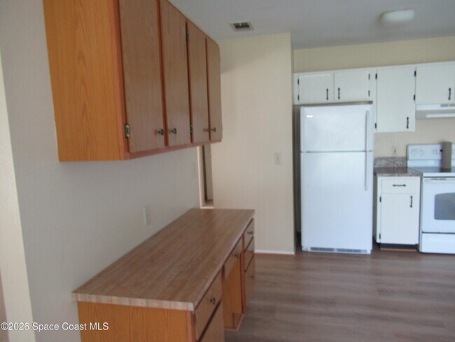 Photo - 971 Hooper Ave NE