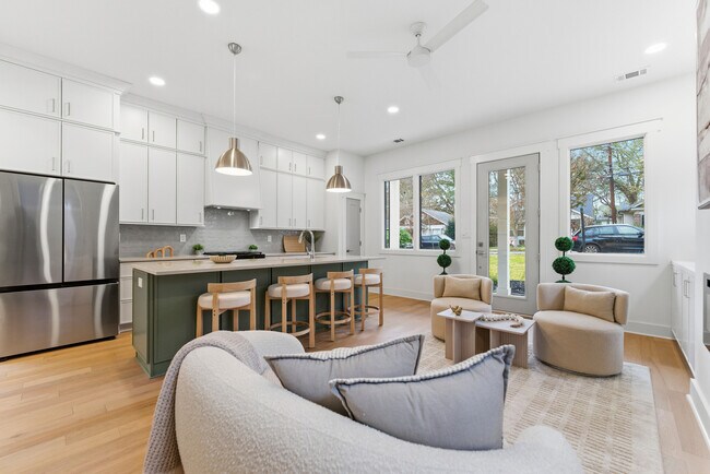 Photo - 205 Whitefoord Ave NE