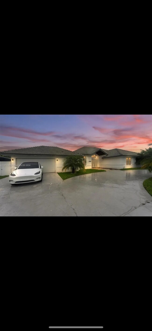 Photo - 19905 SW 135th Ave