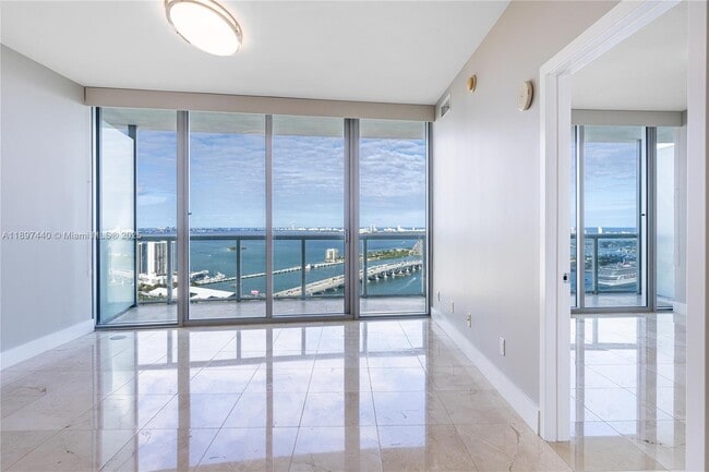 Photo - 888 Biscayne Blvd Unidad 4311