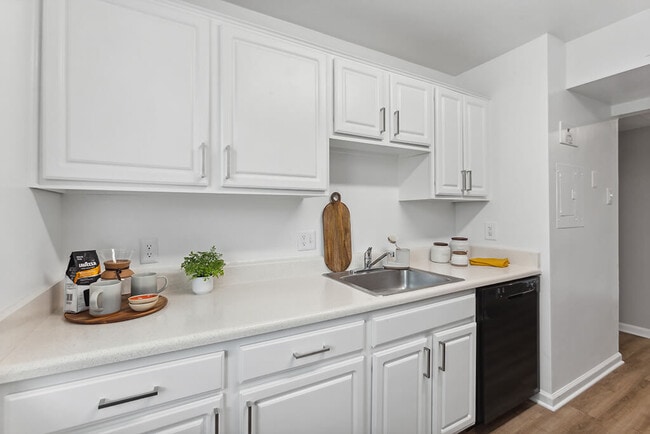Photo - Leesburg Apartments