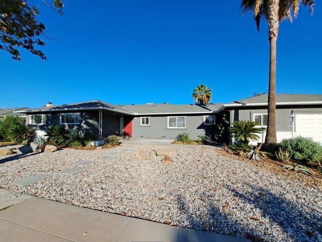 Photo - Beautiful 6-Bedroom Home with Pool & Outdo...