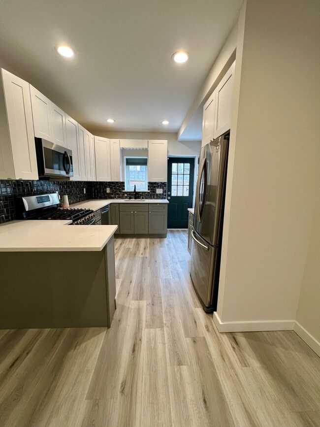 Photo - Luxurious 3-Bedroom Townhome in South Philadelphia! Available NOW!