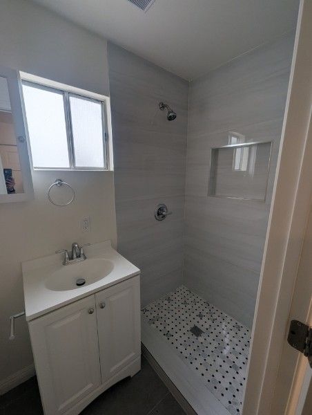 Photo - 2250 E 103rd St