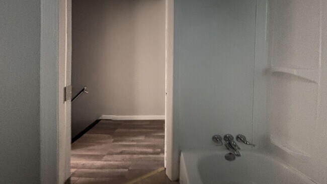 Photo - 2433 N 33rd St Unit 2F