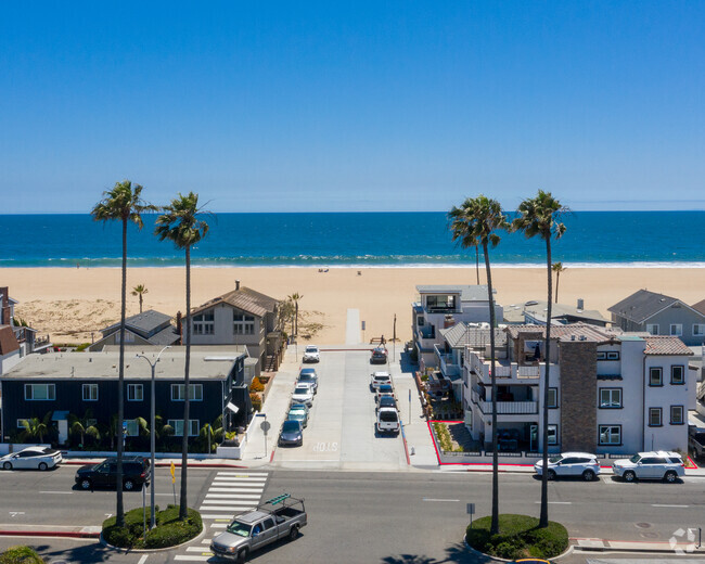 Sky view of the property facing Newport Beach - 111 8th St Rental