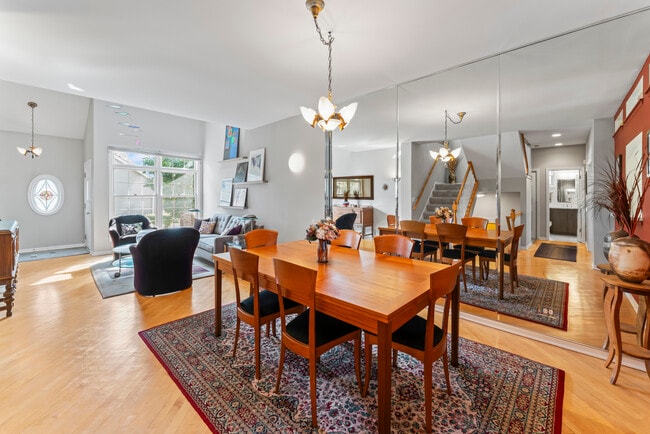 Photo - 566 W Bridge View Ct