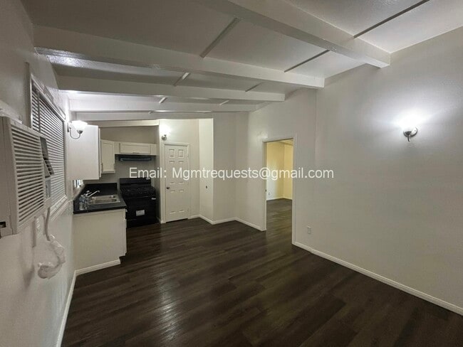 Photo - 1180 W Valencia Dr Unit 1184