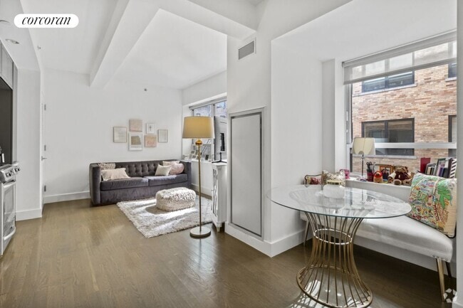 Building Photo - 432 W 52nd St Rental