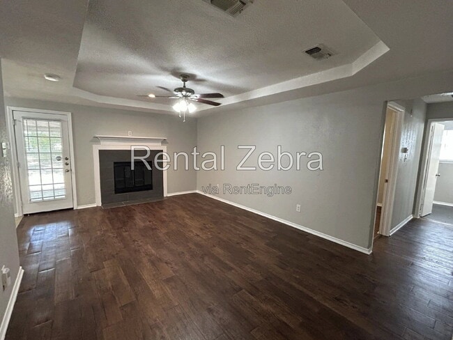 Photo - 6005 Lindy Ln