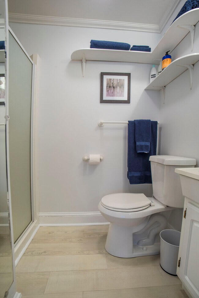 Bathroom - 142 Neal St Unit 3