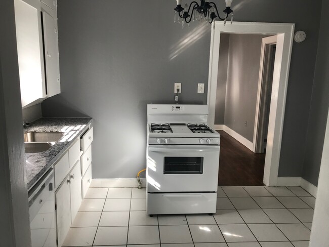 Photo - 226 E 25th St