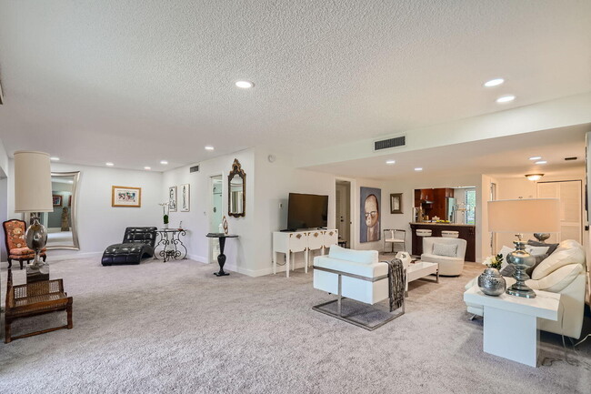 Photo - 1705 Presidential Way