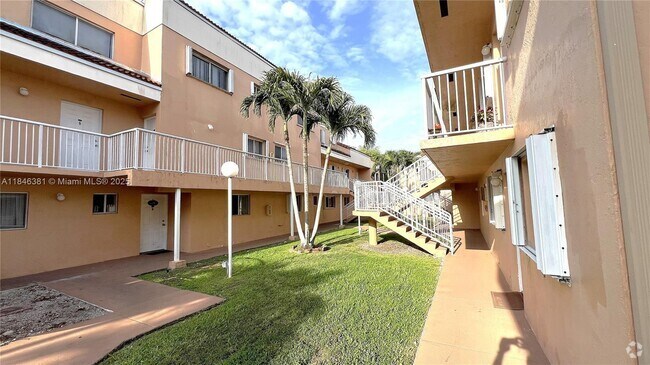 Building Photo - 14901 SW 80th St Unit 115 Rental