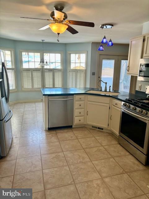 Photo - 1110 Gora Rd S